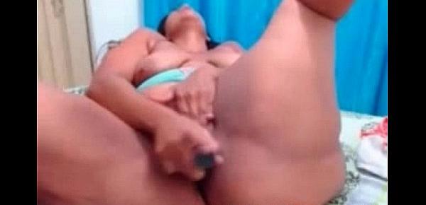  Chubby mature toying hard her pussy